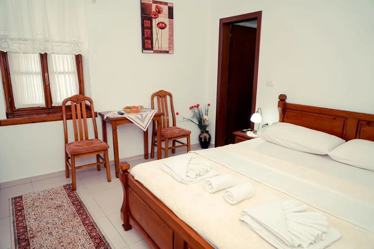 Hotel Cico Hostel &Private Room Gjirokaster
