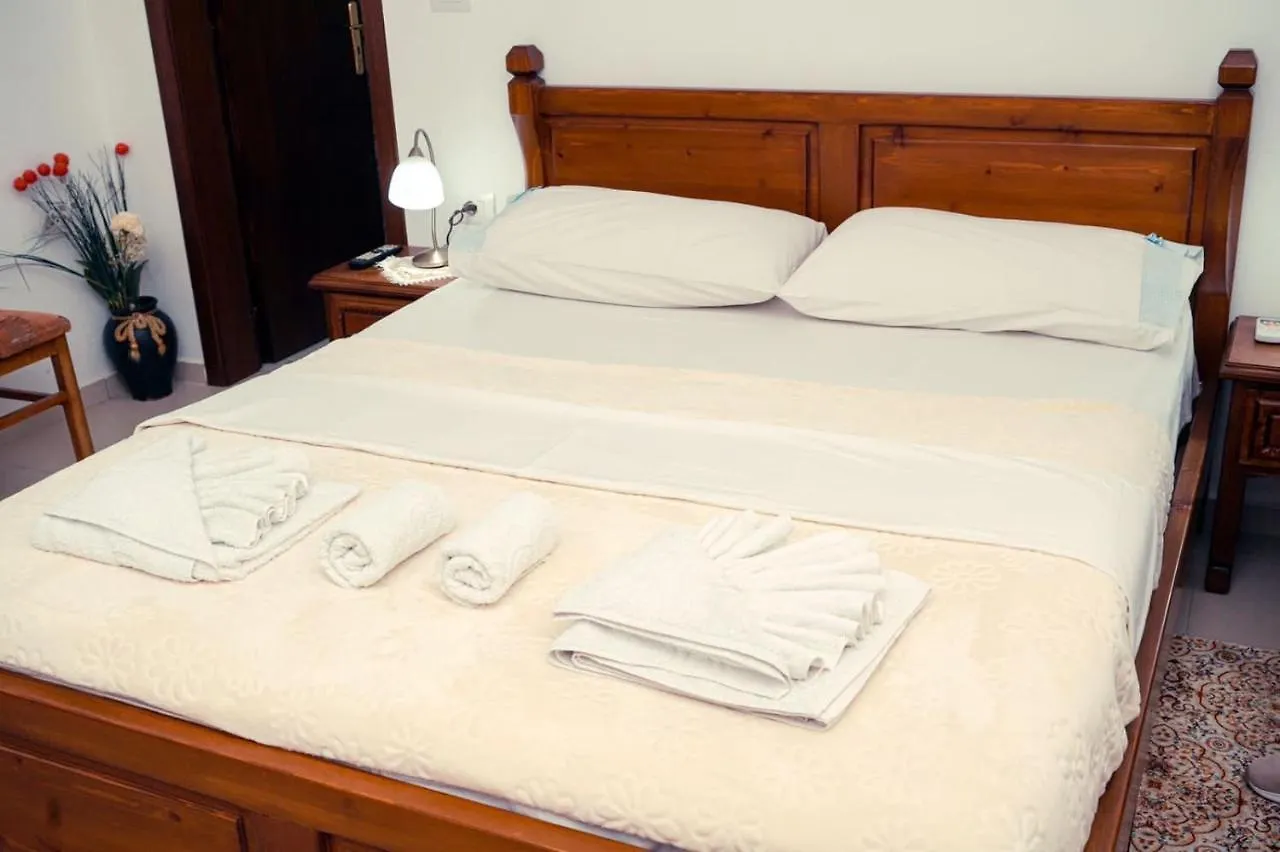 Hotel Cico Hostel &Private Room Gjirokaster