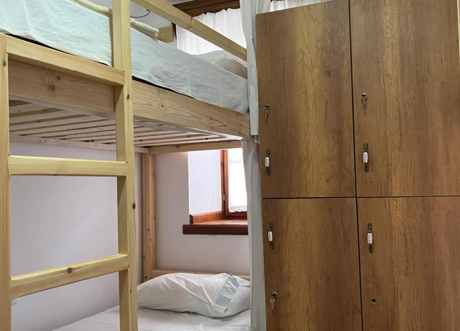 Cico Hostel &Private Room Gjirokastër