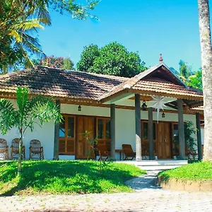Court Couette-café Thekkady