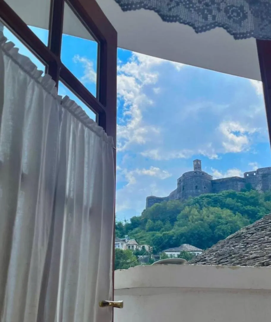 Cico Hostel &Private Room Gjirokaster